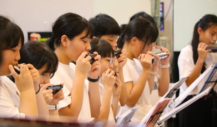 The harmonica ensemble in concert