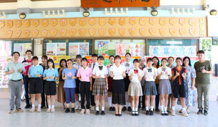 Nine Medals at the District Language Competition