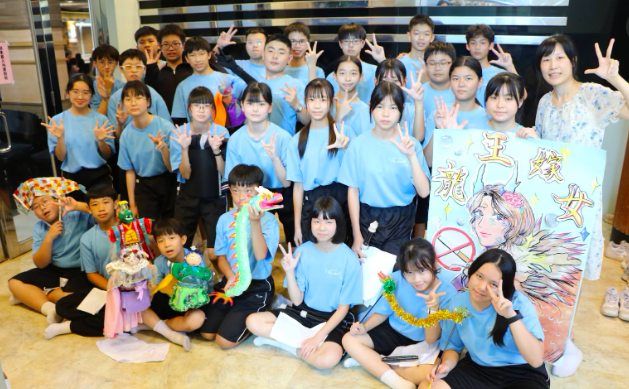 7th-Grade Creative Puppet Theater