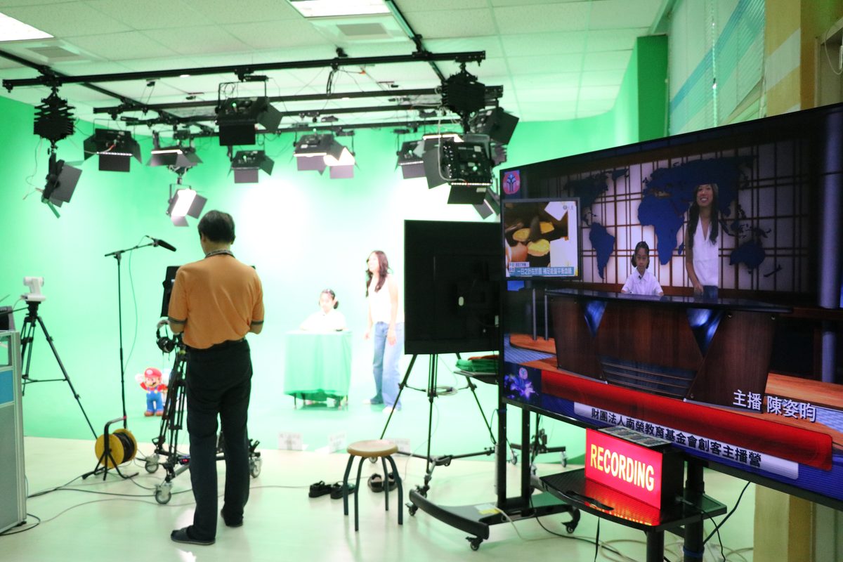 A recording in progress, shown live on the monitor