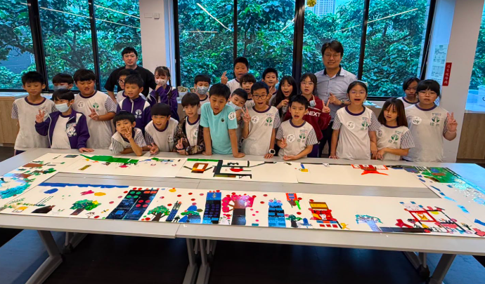 KangLang students join the Art Play program at the National Taiwan Museum of Fine Arts