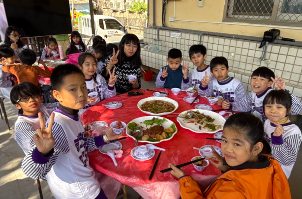 環保愛地球 · 歲末感恩聚 · year-end-feast